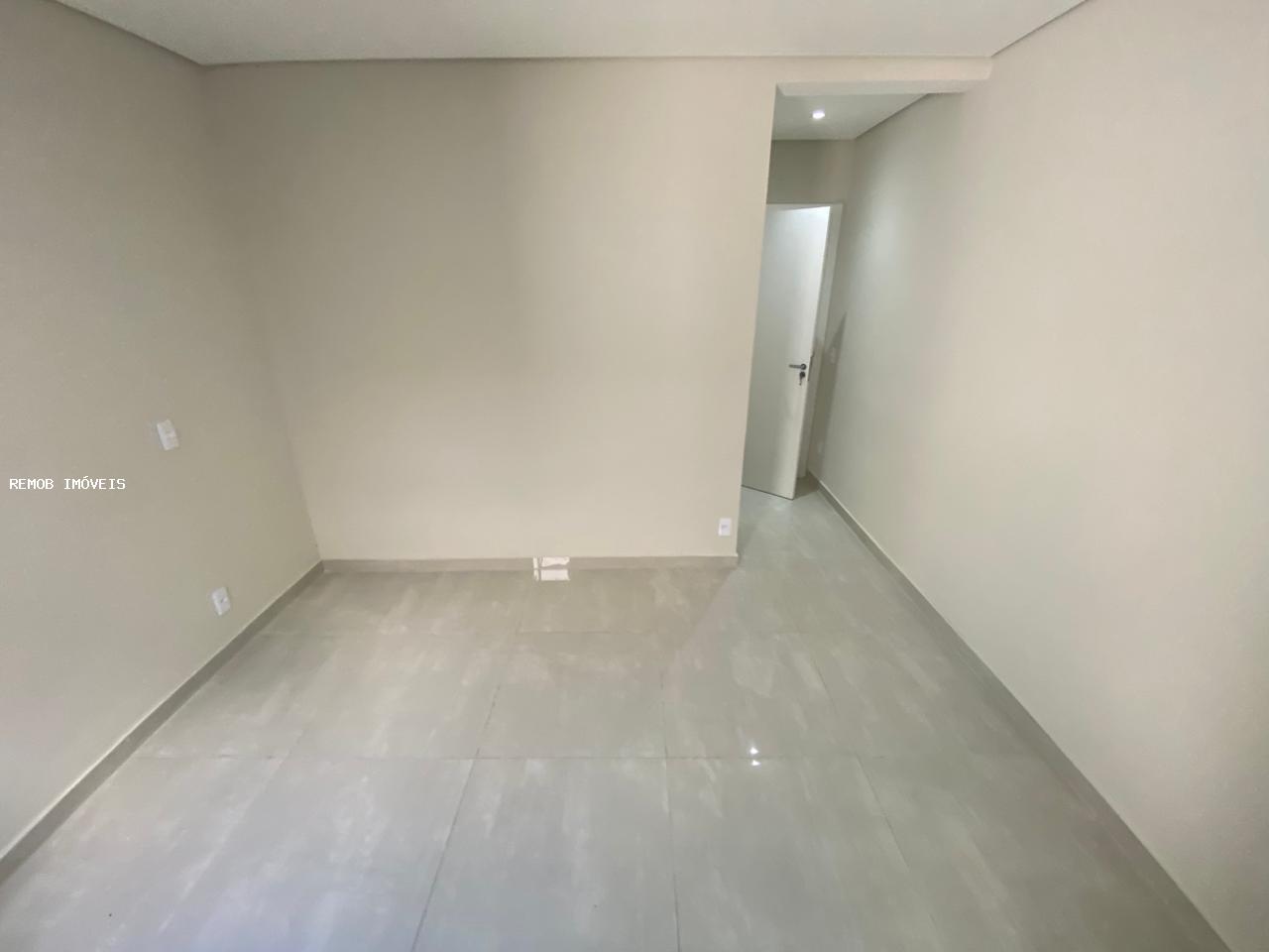 Casa à venda com 3 quartos, 125m² - Foto 3